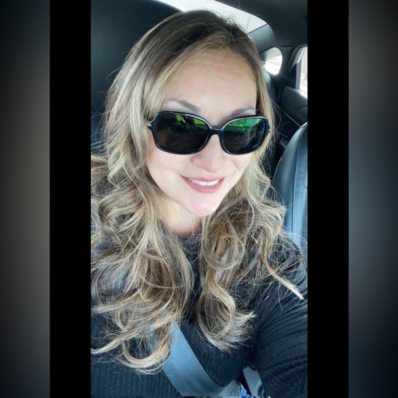 WELCOME TO MY CLOSET 💜🛍📦📫 - Picture 15 of 16